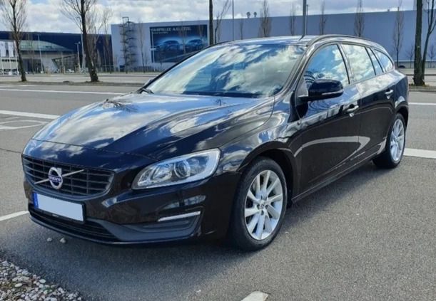 Volvo V60 cena 35900 przebieg: 299000, rok produkcji 2016 z Bochnia małe 497